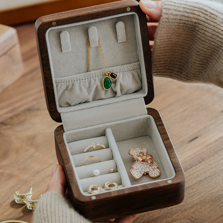 Jewelry Box Manufacturer