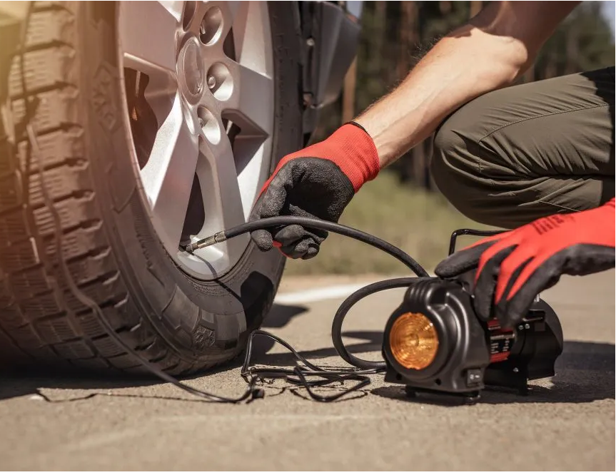 Single cylinder air pump with anti-sand switch for tires