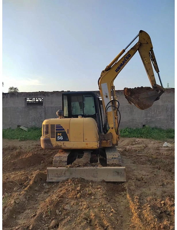 Komatsu PC56, Komatsu PC56-7 excavator