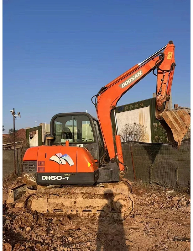 Doosan DH60, Doosan DH60-7 excavator