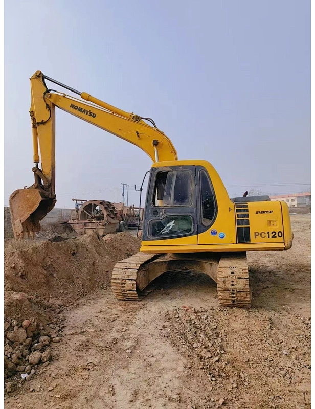 Komatsu PC200, Komatsu PC200-6 excavator