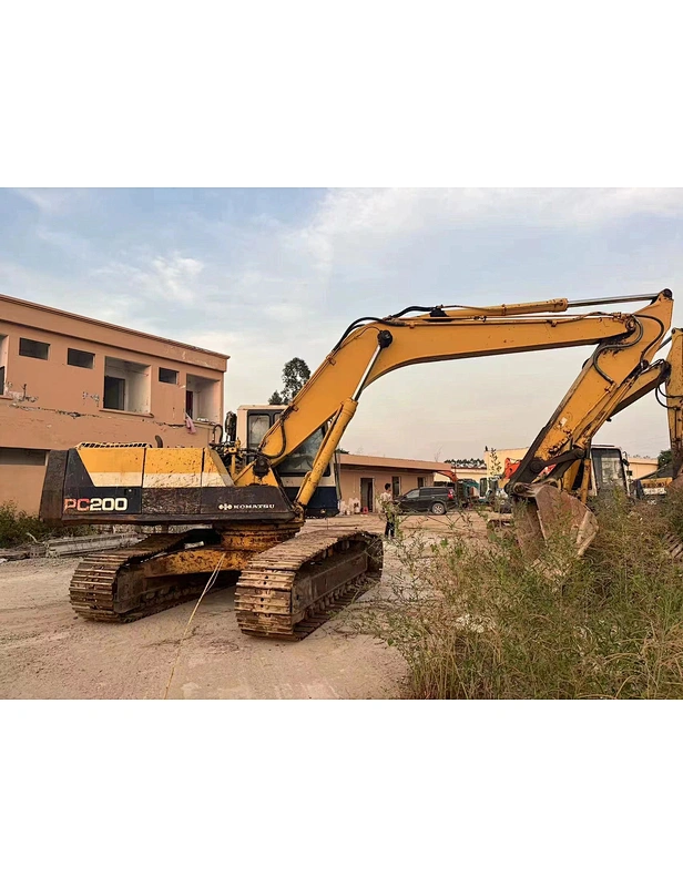 Komatsu pc200-5 excavator