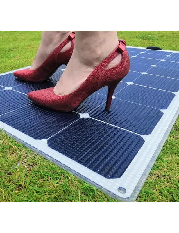 panneaux solaires pour yachts à voile