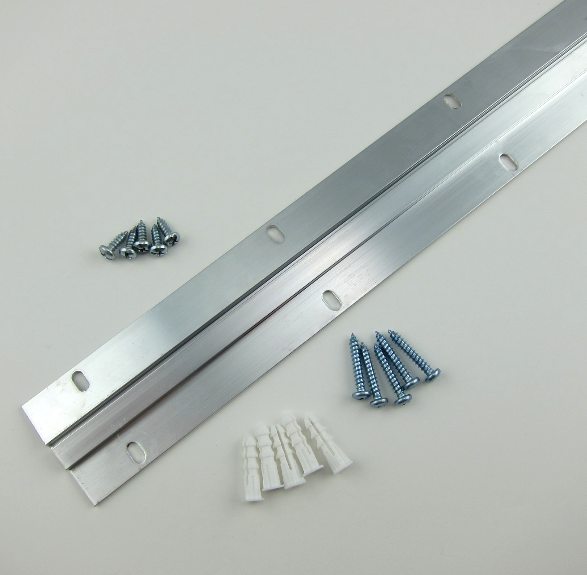 Die robusten Z-Clips sind ideal für die Montage von Wandpaneelen, Spiegeln, Fotos, Regalen, Kopfteilen, Kunstwerken, Schränken, Trennwänden, Whiteboards, Kunstrahmen und mehr!