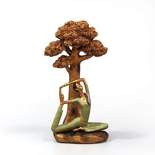 dama de yoga bajo el árbol escultura de resina pieza maestra de la casa