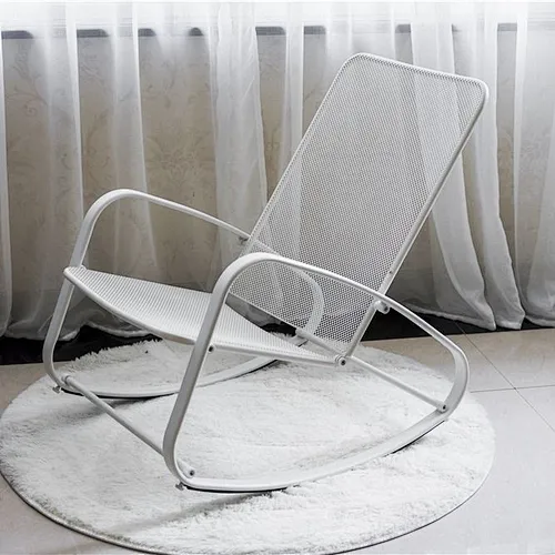 Silla mecedora de acero