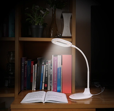可调光 LED 台灯
