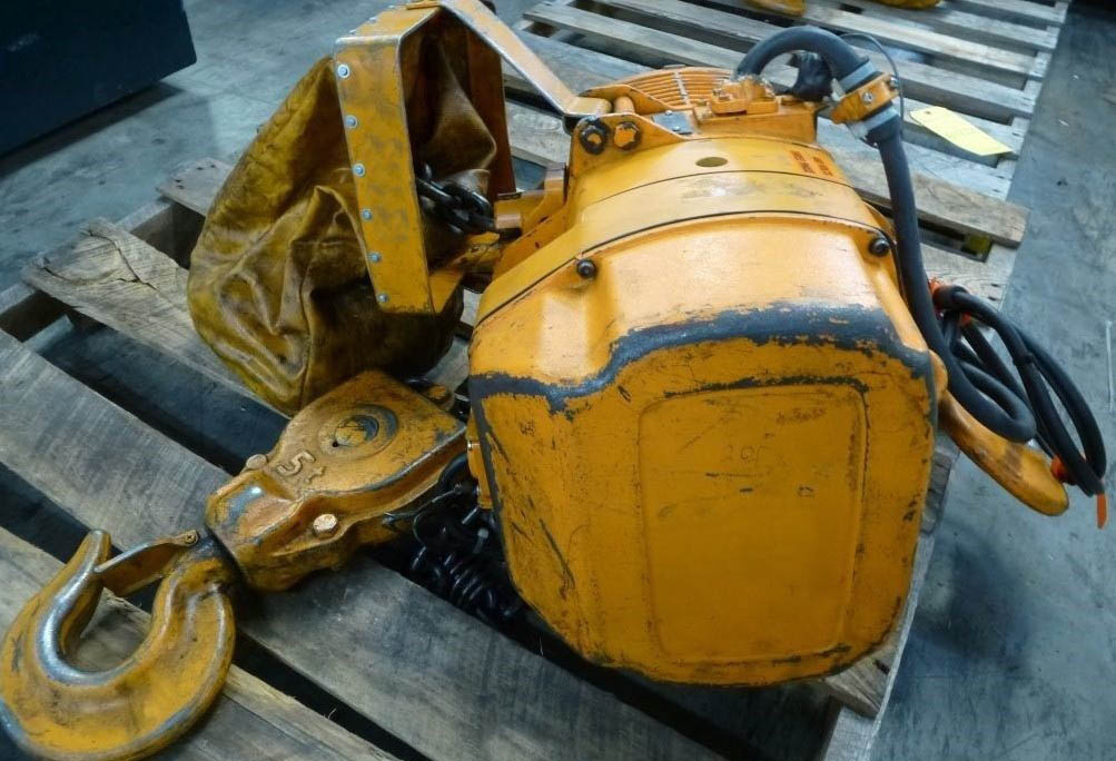 Close-up of hoist limit switch mechanism