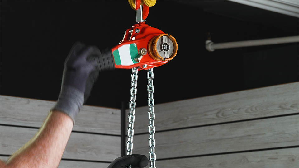 Inspecting hoist brake system