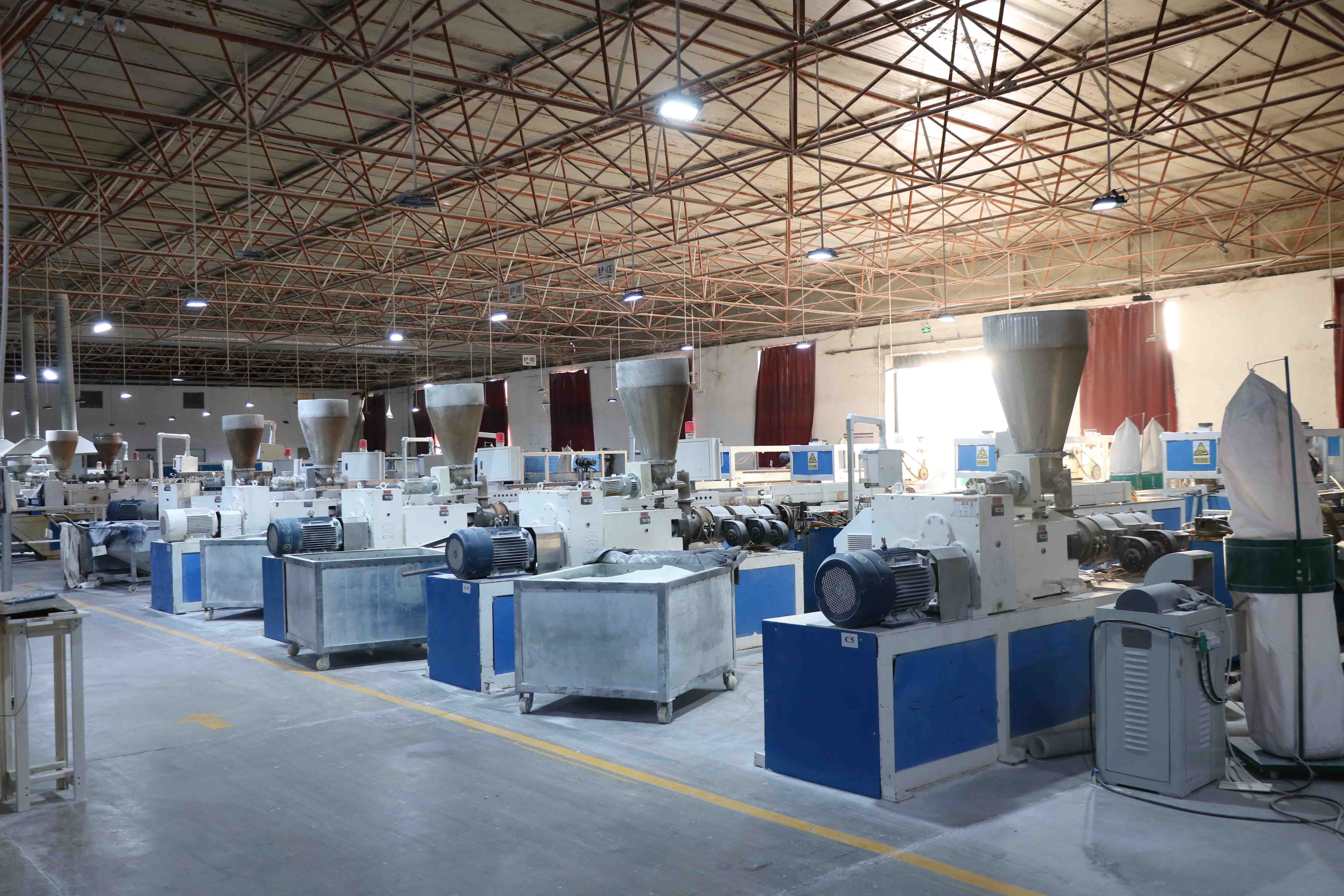 Enter the Enda workshop to understand the PVC shutter components process