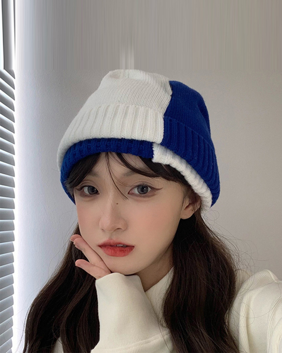 Fashionable knitted hat for women