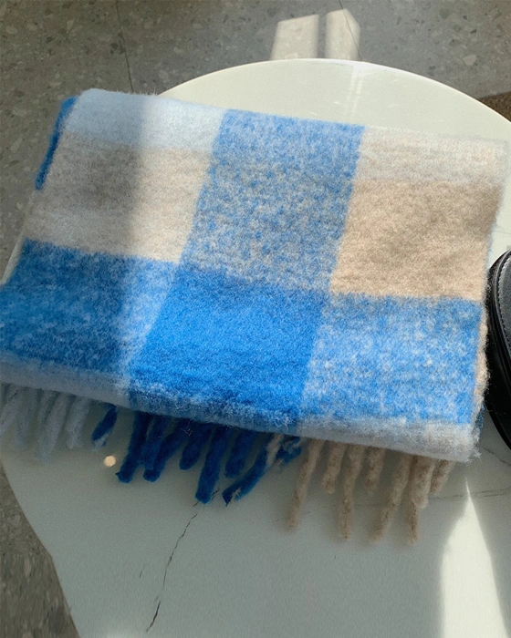 AC plaid scarf