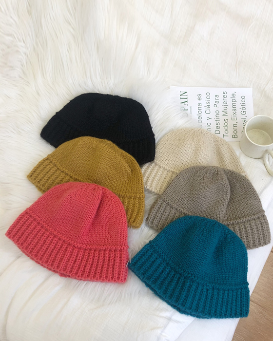 Loose knitted cap