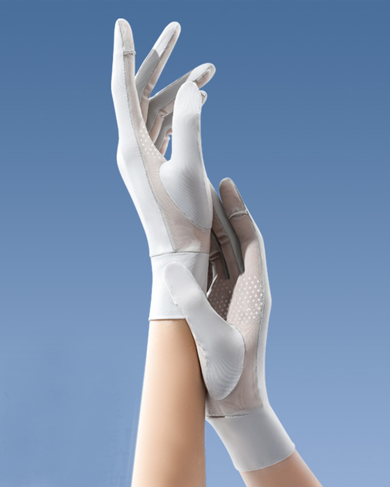 Summer suntan gloves