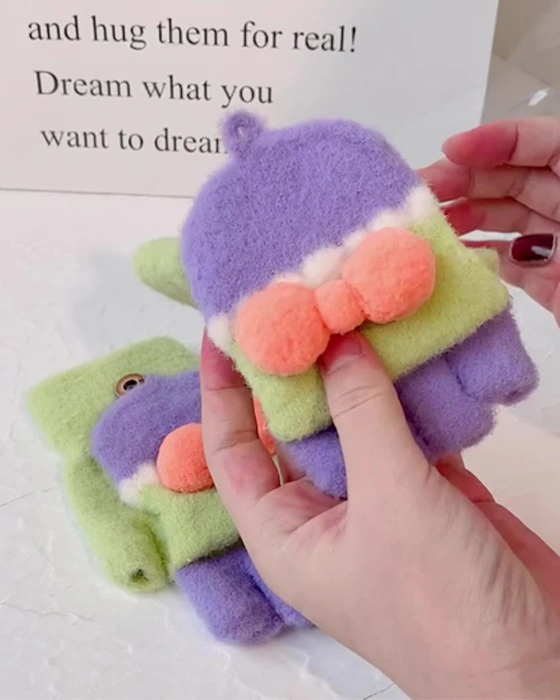 Lovely knitted gloves