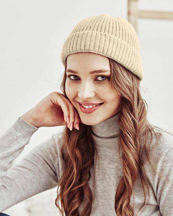 Stylish men's and women's alphabet thermal hats