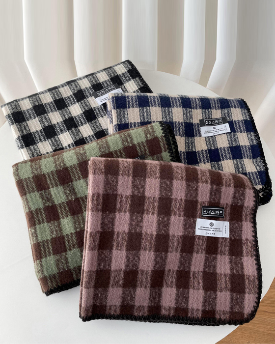 Plaid scarf