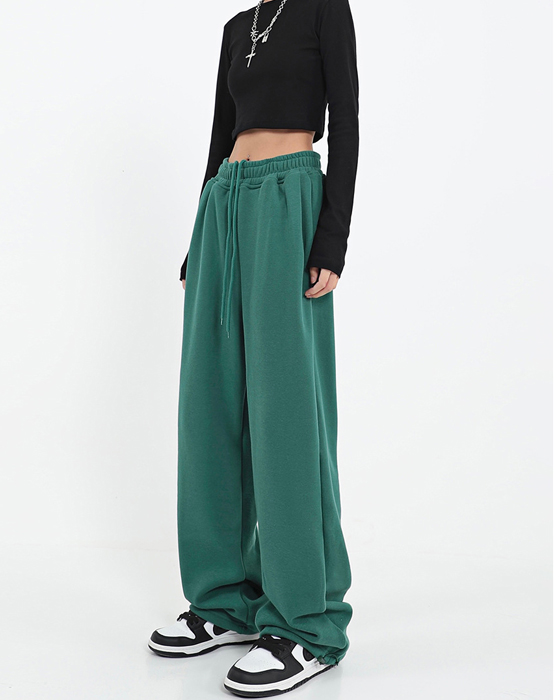 Baggy sweatpants