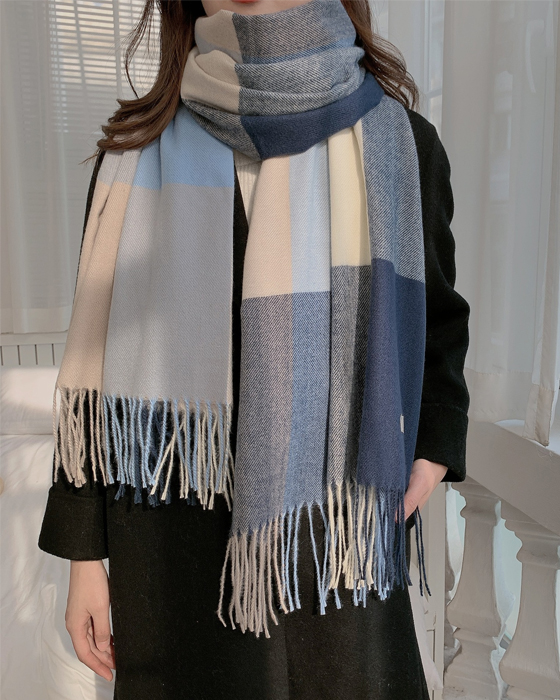 Solid color scarf