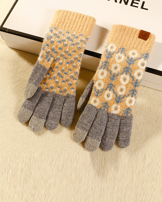 cable knit mittens