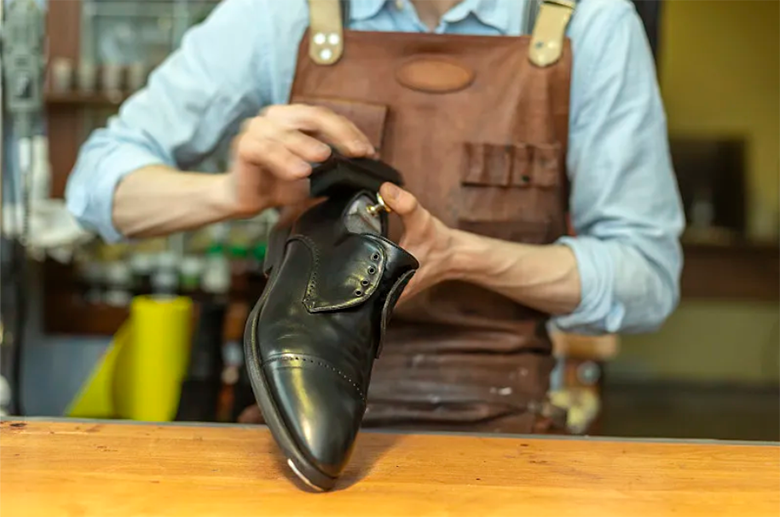 7 Effective Methods to Remove Blood Stains from Shoes HEVA