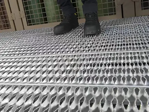 walkway-plank- grating