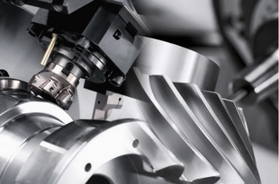 How does Dongguan CNC Precision Machining Factory calculate the process dimensions and tolerances when the benchmarks overlap