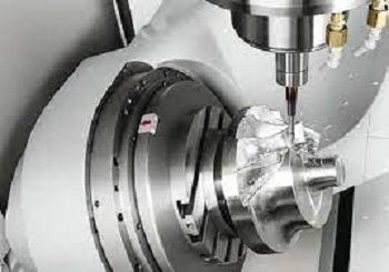 A qué se debe prestar atención al fresar superficies curvas en grandes centros de mecanizado CNC