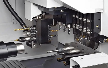 Apa karakteristik desain pemesinan mesin bubut otomatis presisi CNC