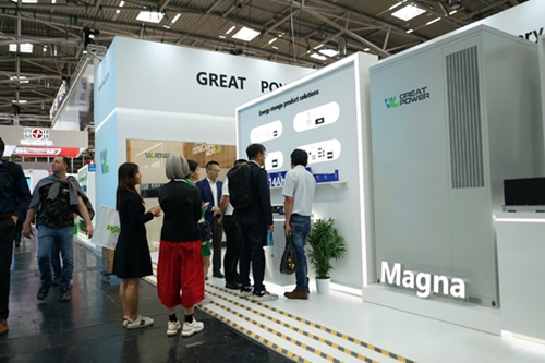 Liquid cooled energy storage cabinet