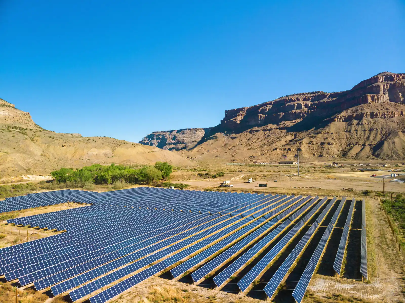Why Build A Photovoltaic Power Station In The Desert?