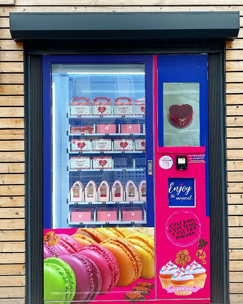 Our macaroon vending machine in France