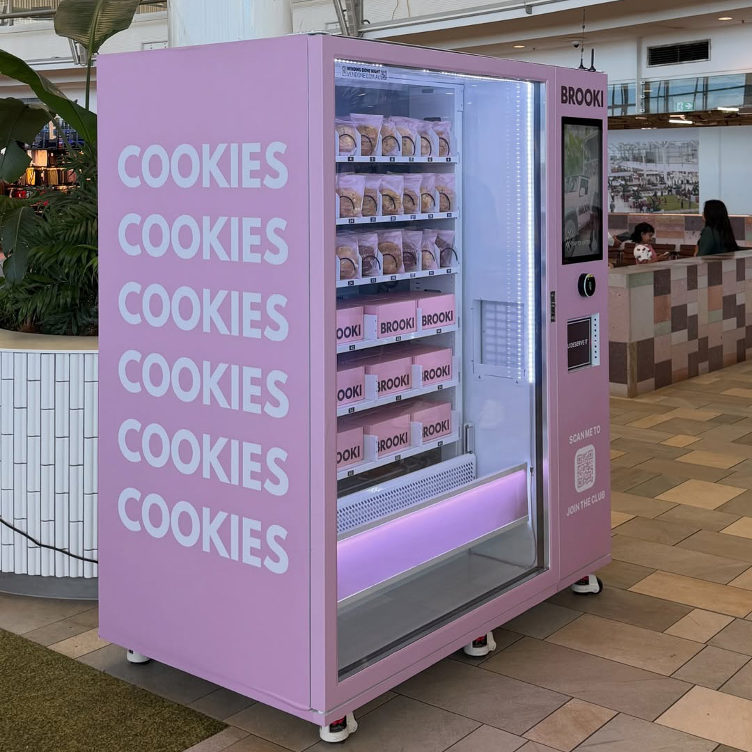 weimi cookie vending machine with elevator and card payment