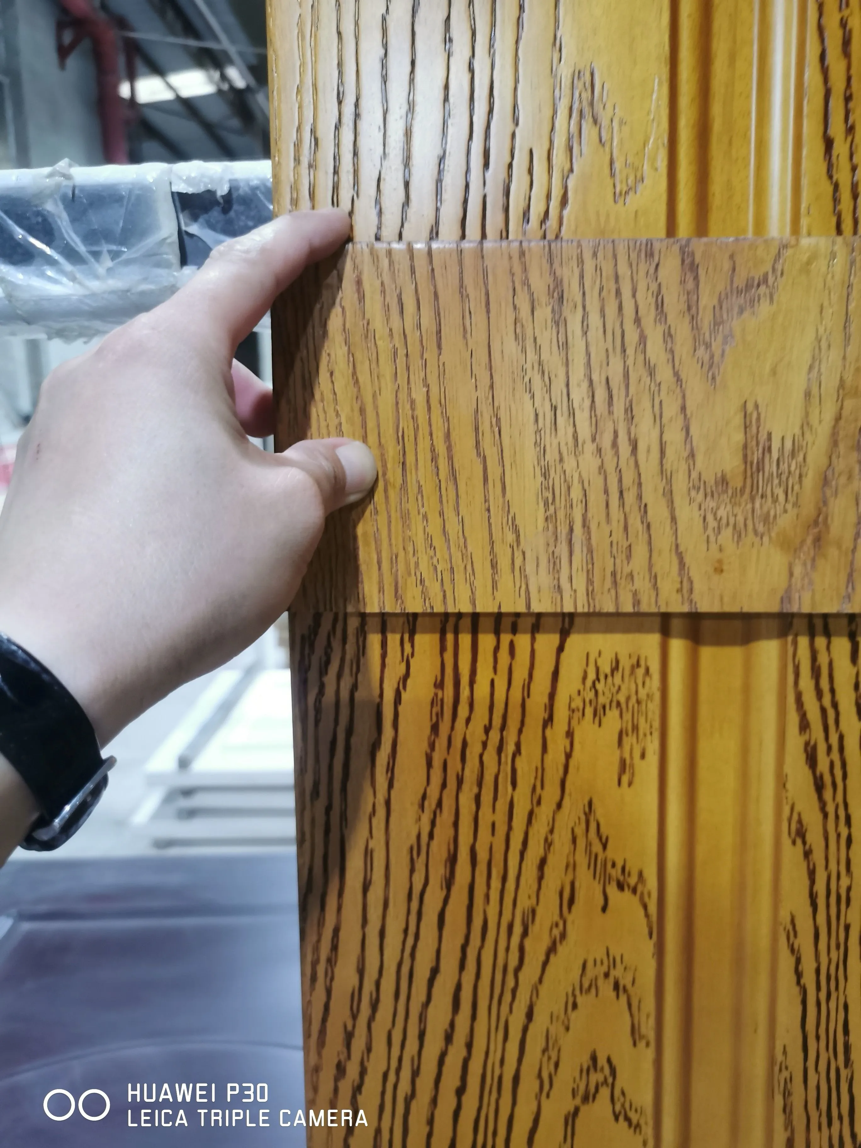 Real Wood Finishing of Solid Wood Panel Door