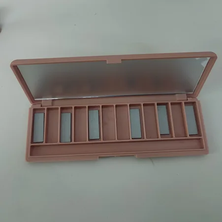 matte eyeshadow box