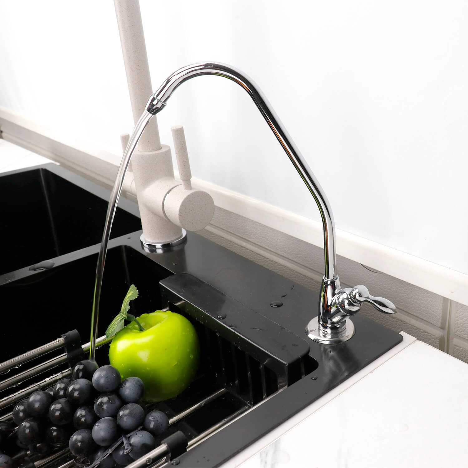4 Way Kitchen Faucet means hot water,cold water, pure water and mineralized water