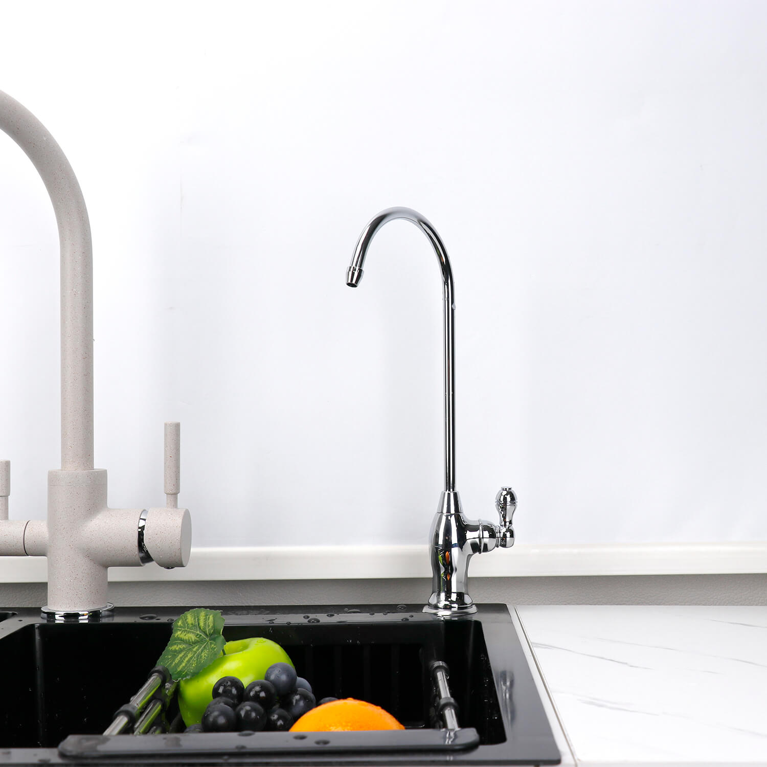 4 way kitchen mixer tap have four tubes for hot /cold / pure/ minalized water