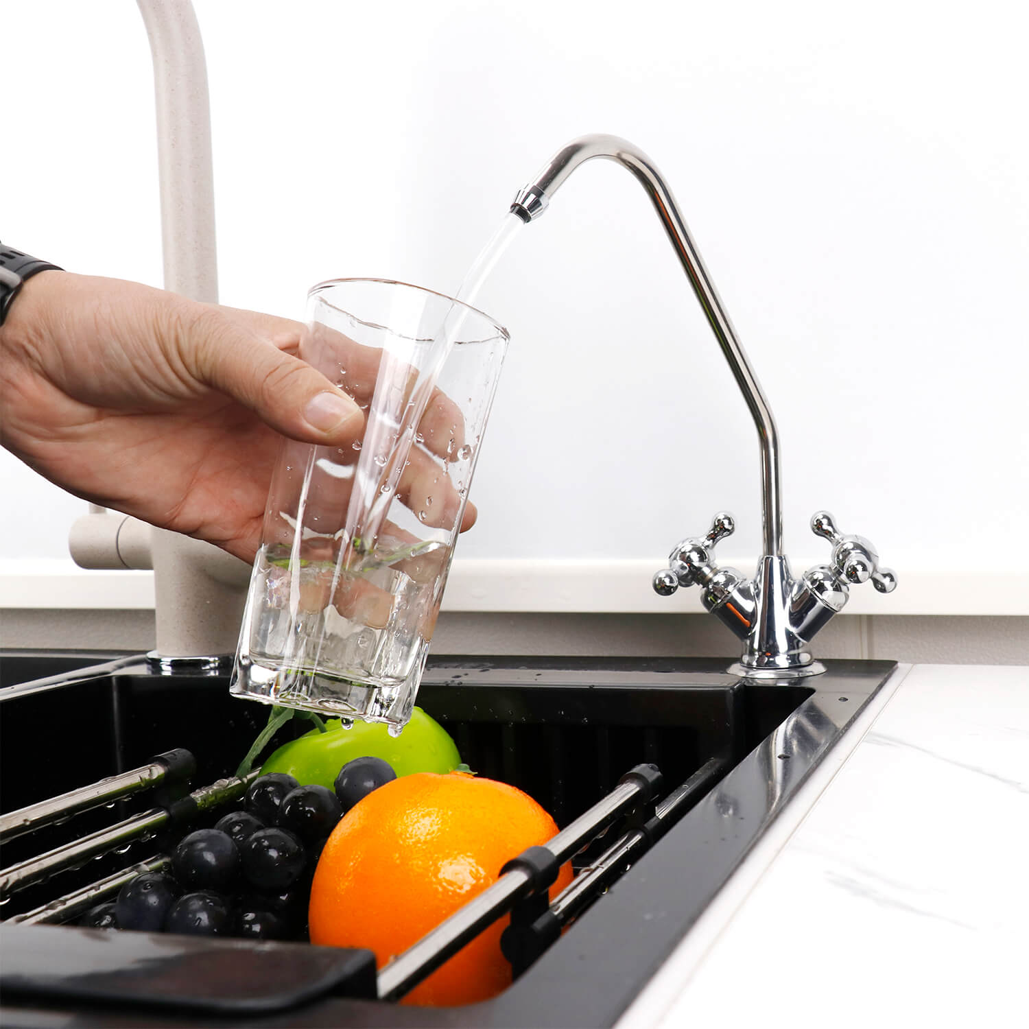 4 Way Kitchen Faucet means hot water,cold water, pure water and mineralized water