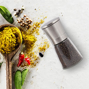 Grinder with spices