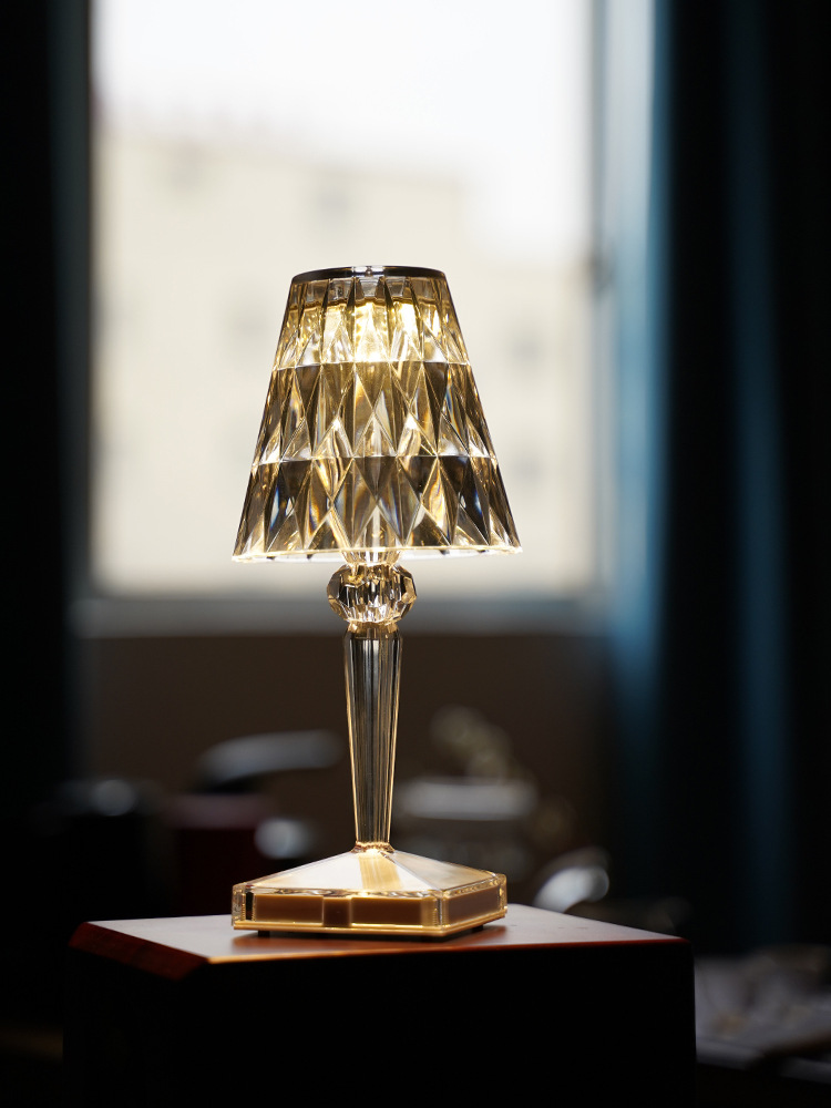 affordable acrylic table lamp