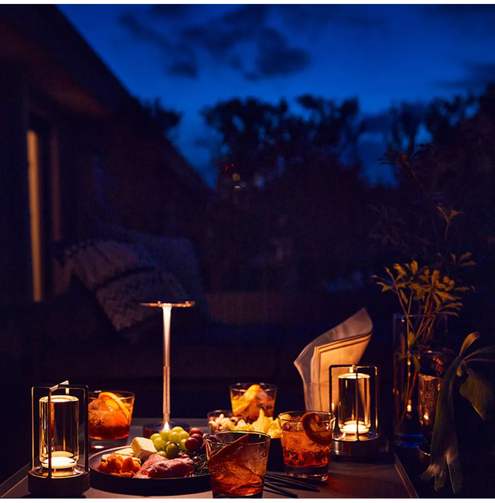 High-quality metal lantern lamp with a durable Nordic construction