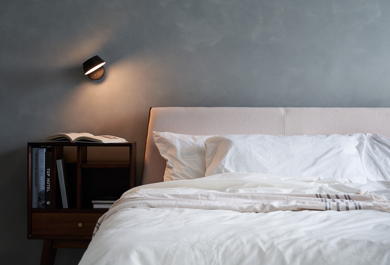 LED sconce wall light