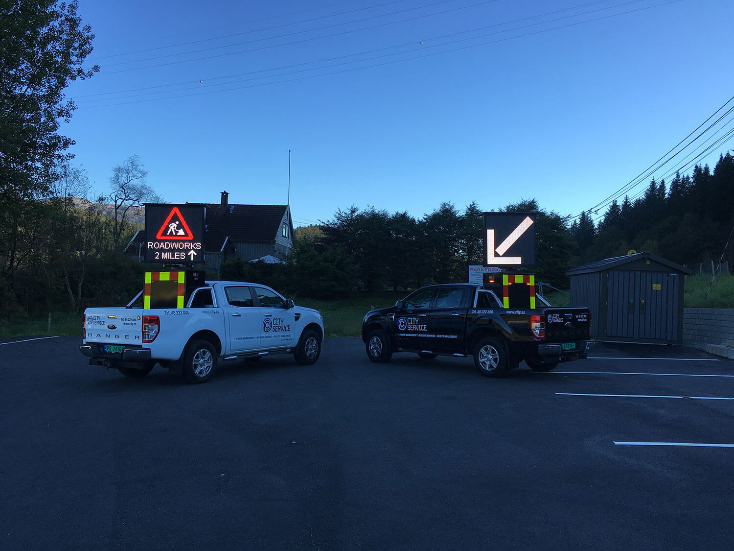 variable message sign board trailer