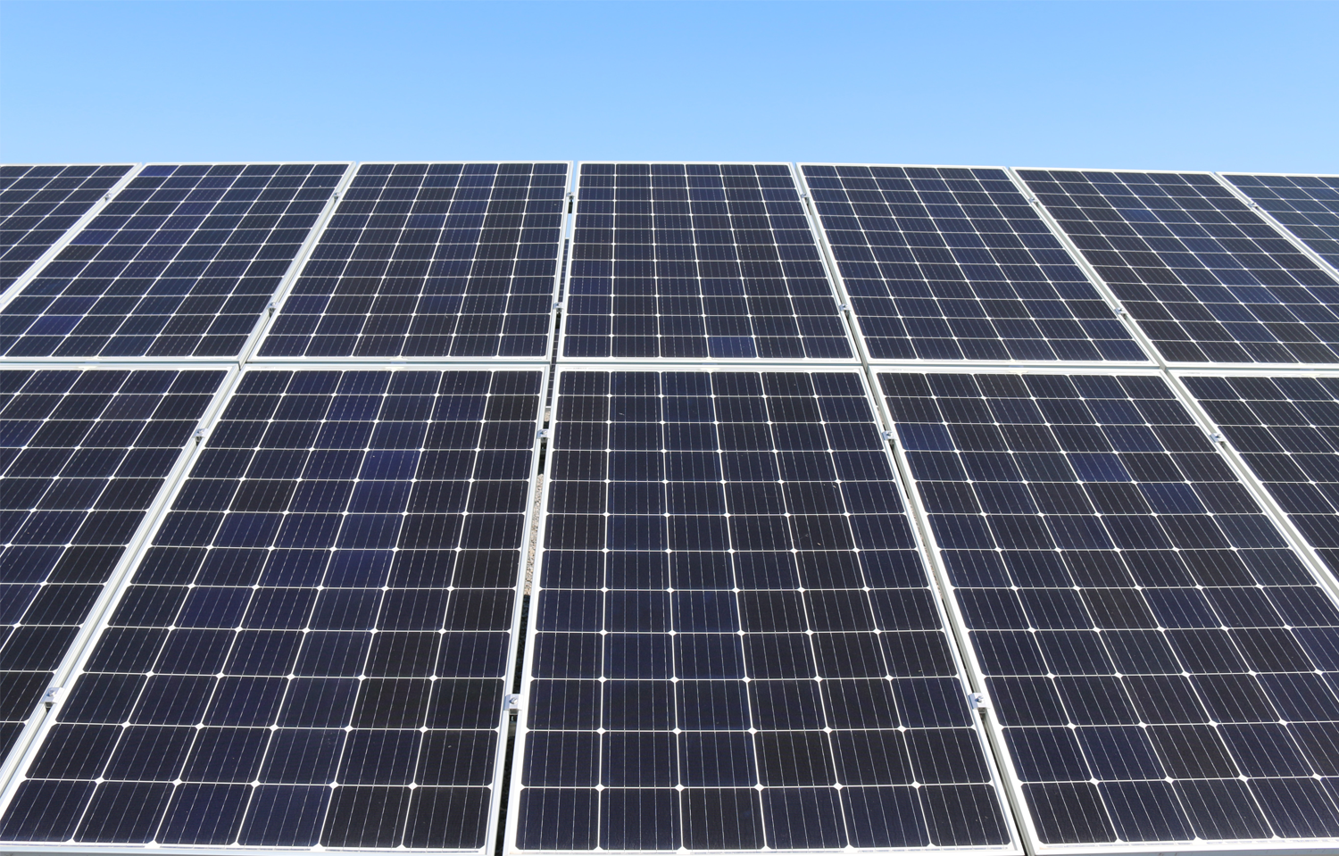 The Mono-Crystalline solar panel is a remarkable technological innovation that has revolutionized the renewable energy industry.