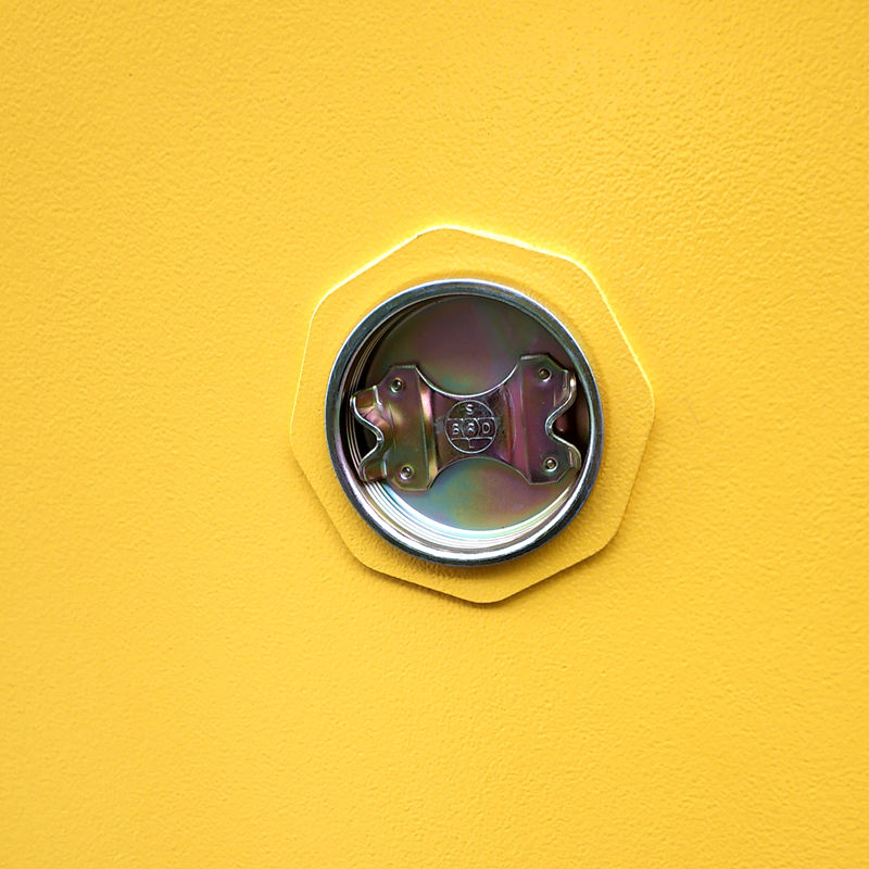 Safety cabinet fireproofing ventilation hole