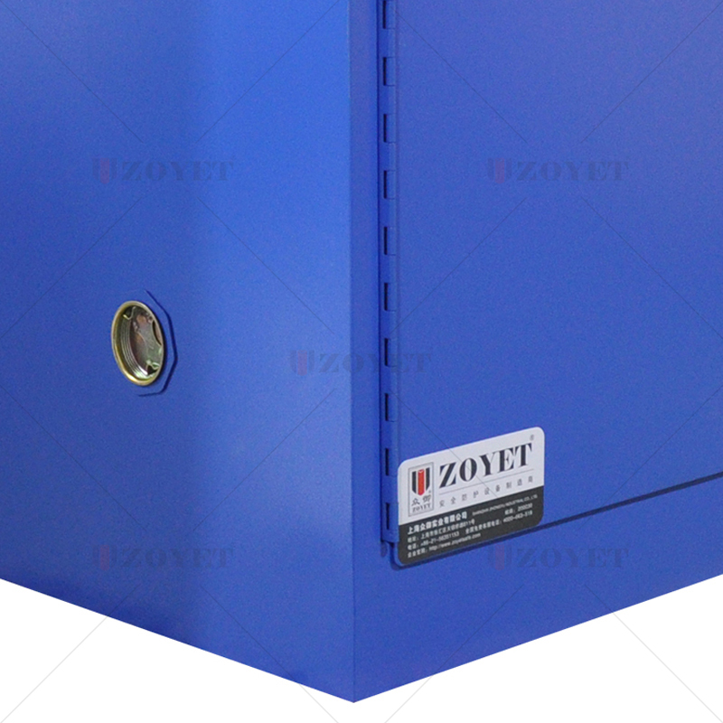 Safety cabinet dual vents