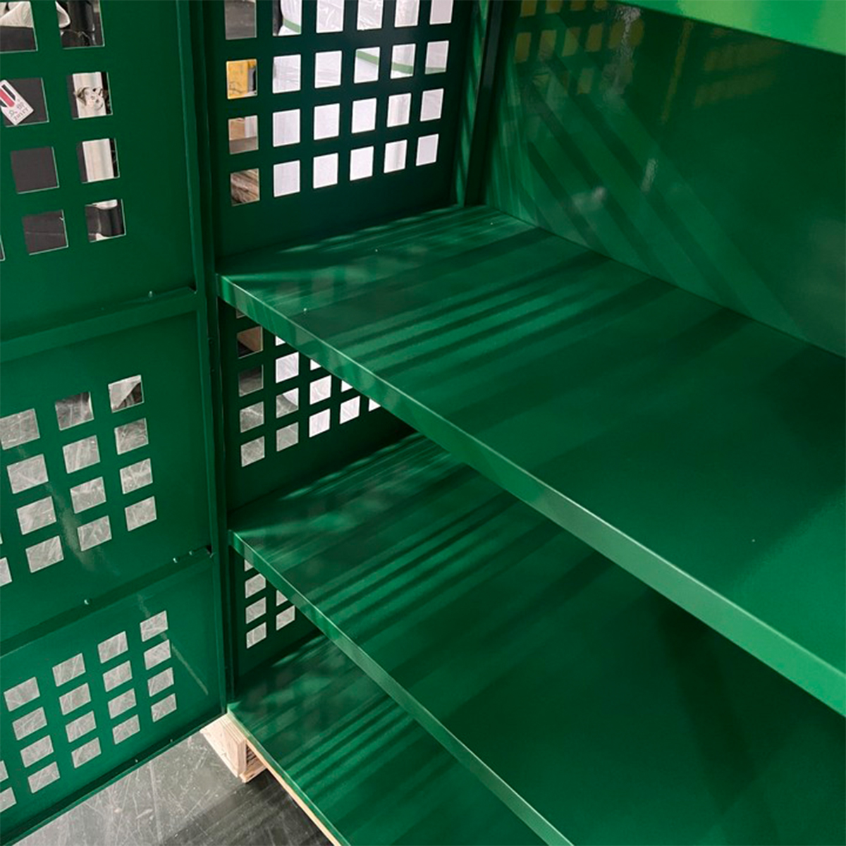 Cans Aerosol Storage Cage with natural ventilation