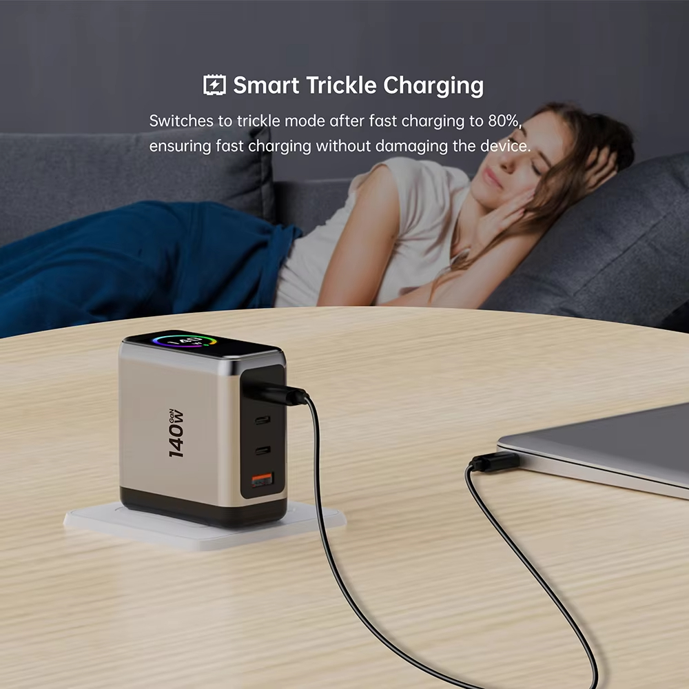 1.14 inch TFT Display AI GaN Charger 140W