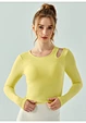 women slim fit top