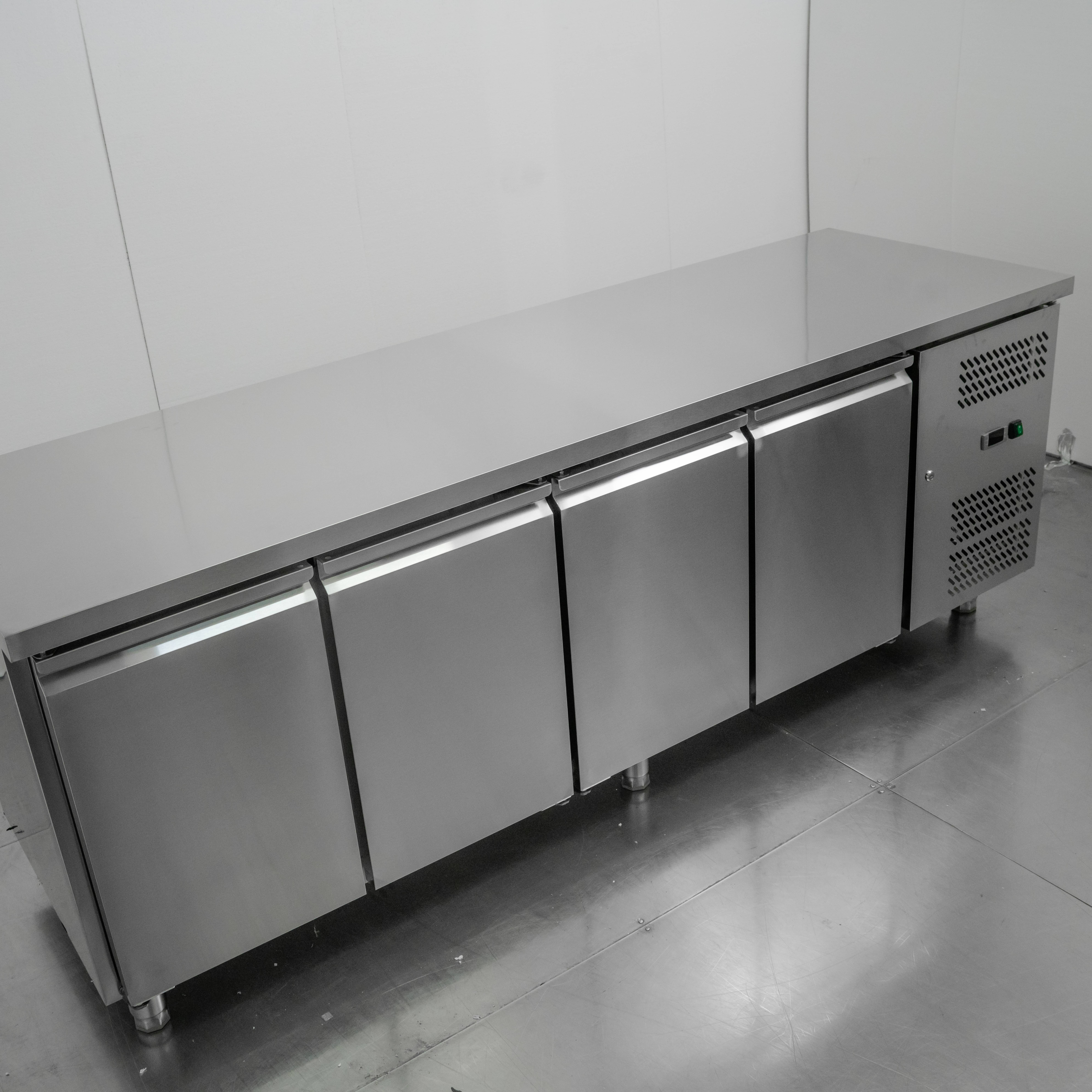 CNJT commercial ventilated snack refrigerator counter